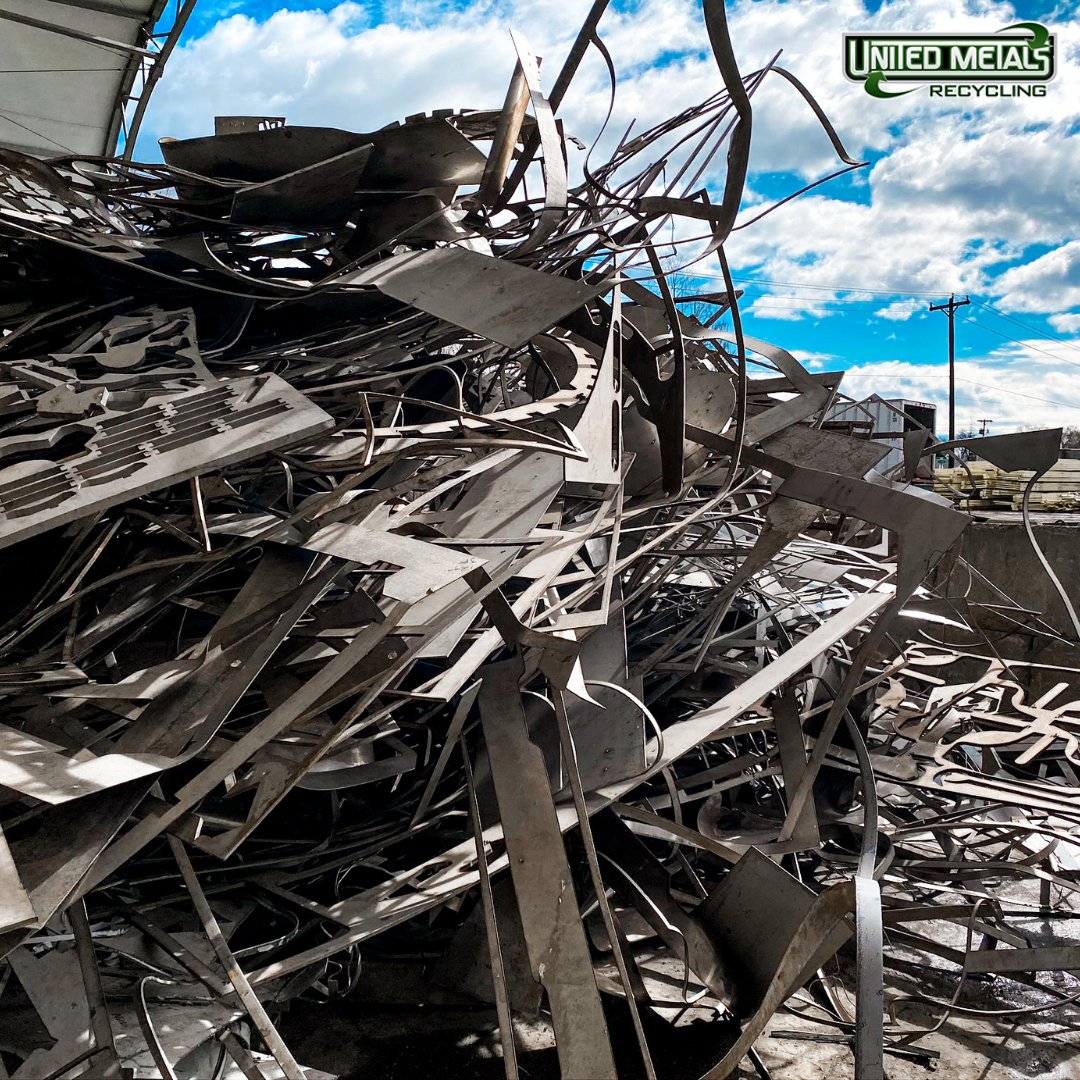 Nothing like a beautiful day to recycle some metal. 

 #metalrecycling #scrapcars #recycledidaho #unitedmetals