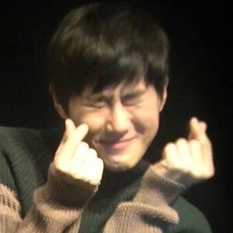 میدونم چون خودم تازه اومدم پرروعیه ولی میشه بخوام در کنار من این اری هم فالو کنین تازه اومد
<a href="/weareoneEXO/">EXO</a>