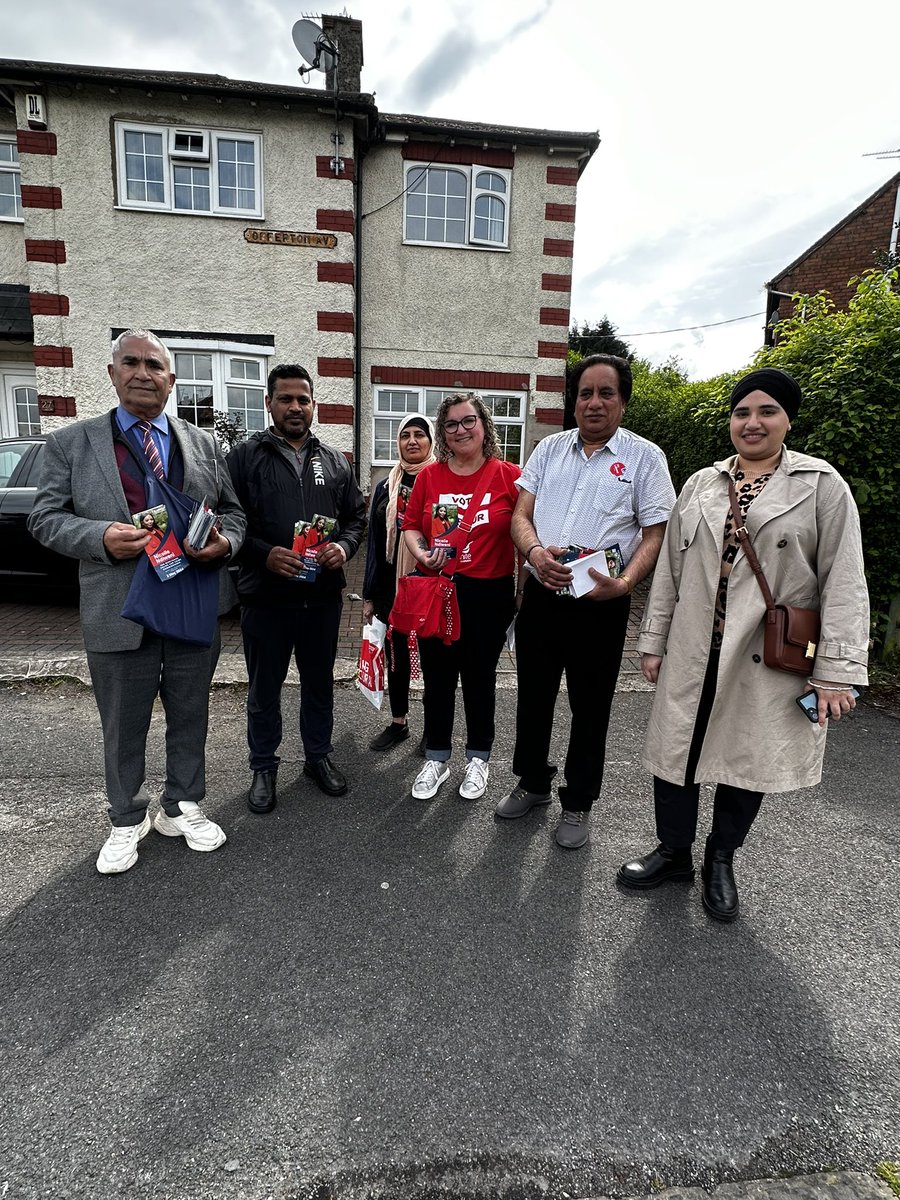 Eve of poll teams out across Derby, delivering leaflets, talking to residents about why it’s so important to #votelabour tomorrow for @ClaireWard4EM and @NicolleNdiweni