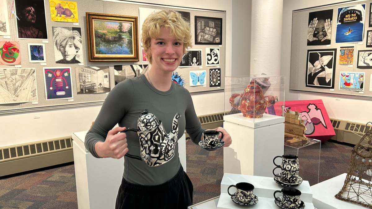 Winners of various art awards were recently announced. The LLCC 2024 Juried Student Art Show is on display through May 10! #artshow #art 

llcc.edu/news/art-show-…