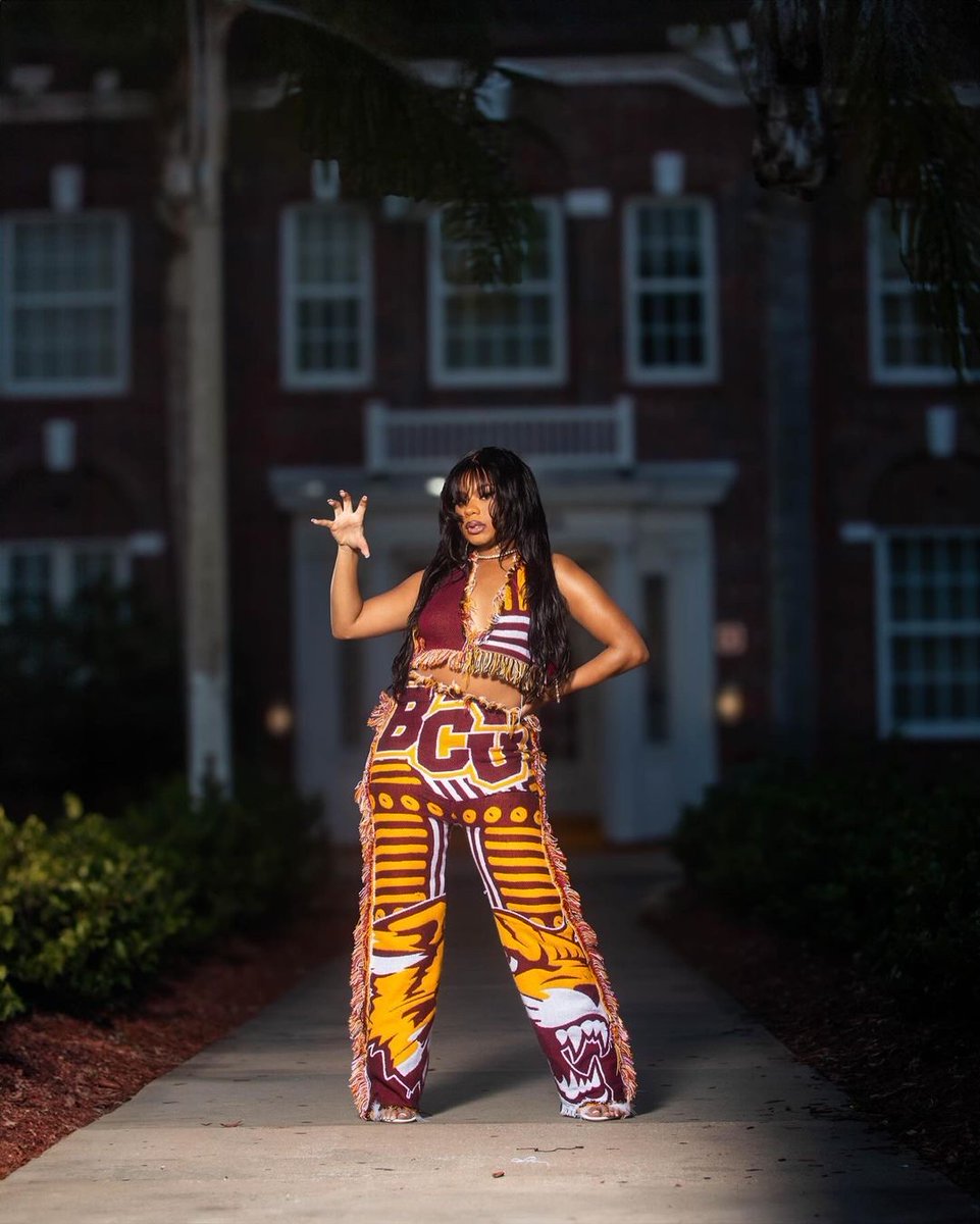 Swipe 👉🏽 to catch all this HEAT🔥class ‘24 is bringing! Don’t play with them👀😭 Give them around of applause 👏🏽 #HBCUBUZZ #Hbcugraduate #Hbcugrad