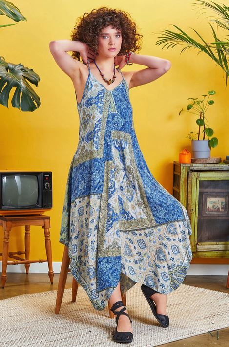 banditosworld.etsy.com/listing/145075…

Summer Beach Dress - Blue Boho Dress - V Neck

#summerdresspattern #summermaxidress #flowergirldress #petitebohodress #bohobeachdress #bohohippieclothing #daydress #daydress #vneckdress #bluebohodress #maxidress #summerbeachdress #CocktailDress