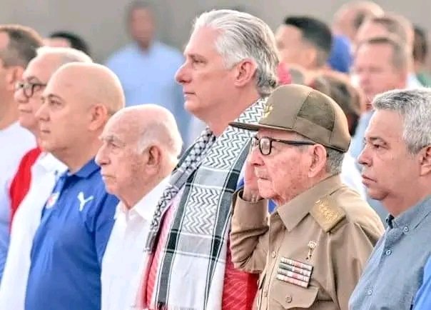 Con nuestros líderes histórico junto a las nuevas generaciones, se celebró en la capital de todos los cubanos el día internacional de los trabajadores @DeZurdaTeam_ @IzquierdaPinera