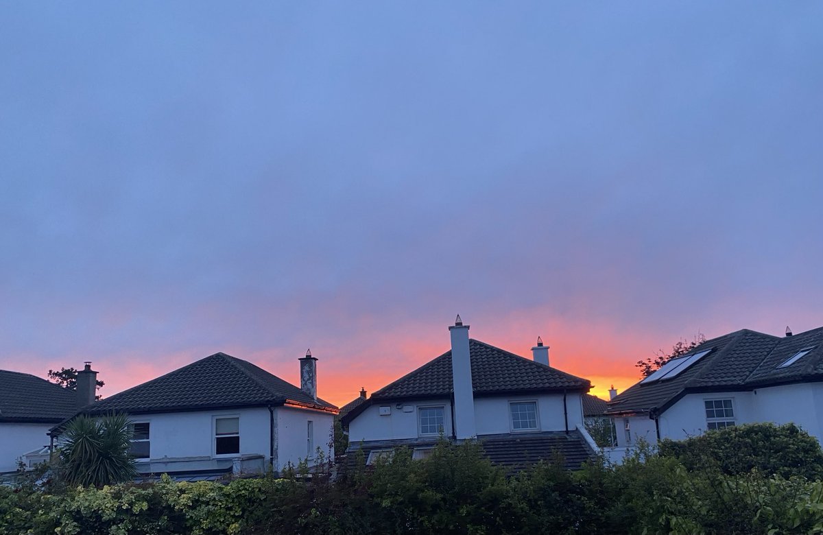 Sweet suburban sky 🔥 #Dublin💙🌅 A fiery end to 1st May 2024