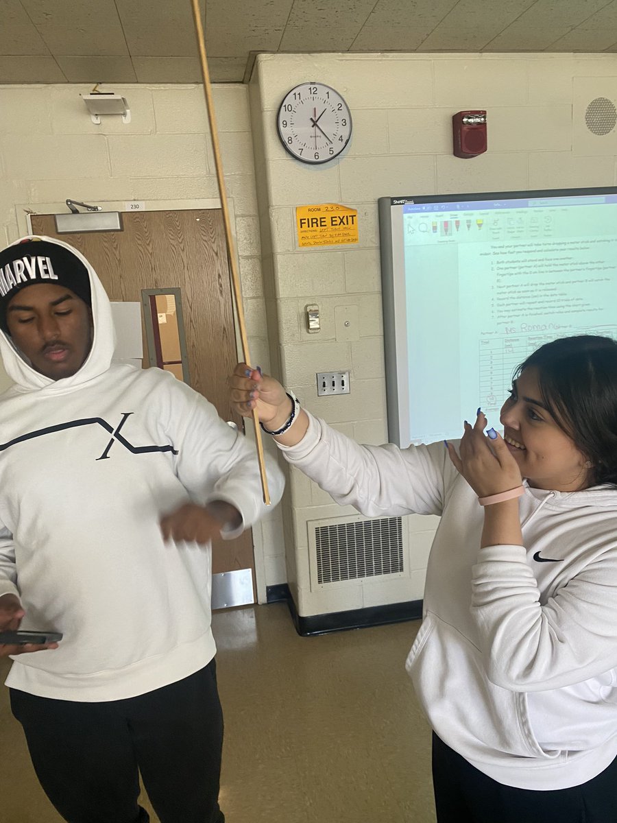 Living Environment students put their reflexes to the test! Their partner dropped a meter stick and they tried to catch it as quickly as they could! #scienceisfun #activeengagement <a href="/GCSD_HighSchool/">Glen Cove High School</a> <a href="/GCSD_Science/">GCSD_Science</a>