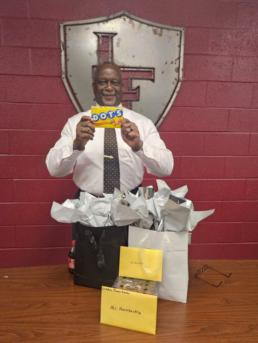 LTMHSCrusaders's tweet image. Hey, hey, hey…. guess what today is? It’s Happy Principal’s Appreciation Day!
Thank you Mr. Hornbuckle for your leadership! We are so blessed to have you leading the charge at the Tech! #SimplyTheBest! #TechLife #TechNation!@JMCSchools