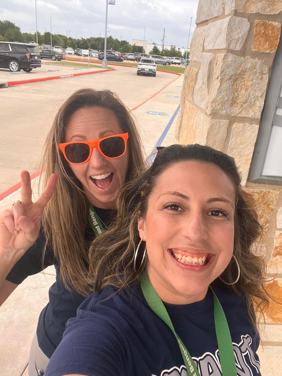 Shouting Happy Principal’s Day to our UTSA loving, iPhone wearing, campus leader. We appreciate all you do for us. You are the BESt! #bengalpride @AshleyPierceTX