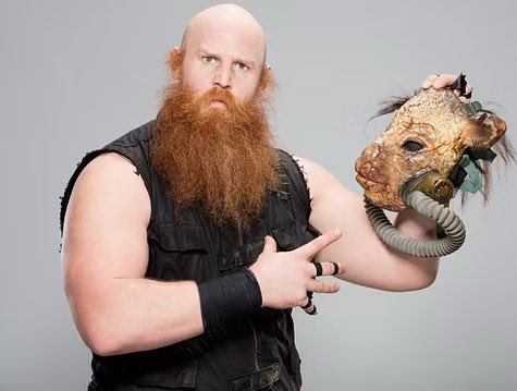 Erick Rowan has officially signed a new deal with WWE. (PWlnsider)