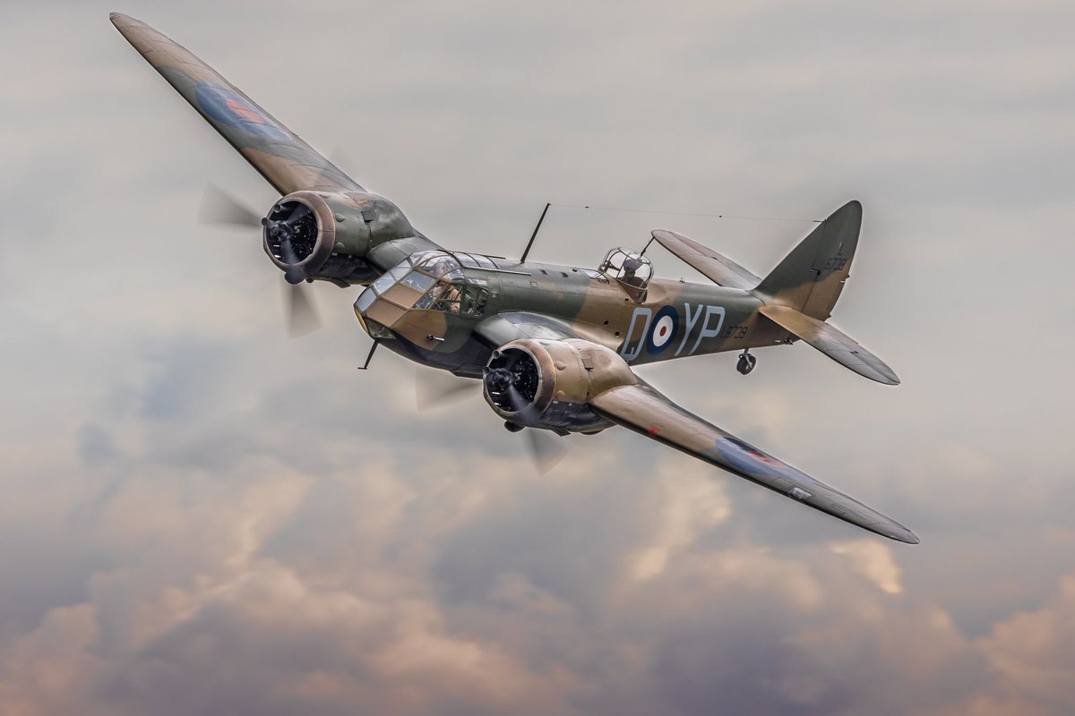 John Romain MBE at the controls of the Aerial Collective Bristol Blenheim Mk. I as he gives a stunning practice display after the Imperial War Museum Duxford Americans Flying Day in August 2022…⁦@I_W_M⁩ ⁦@ACDuxford⁩ ⁦@IWMDuxford⁩ ⁦@DuxfordAirshows⁩