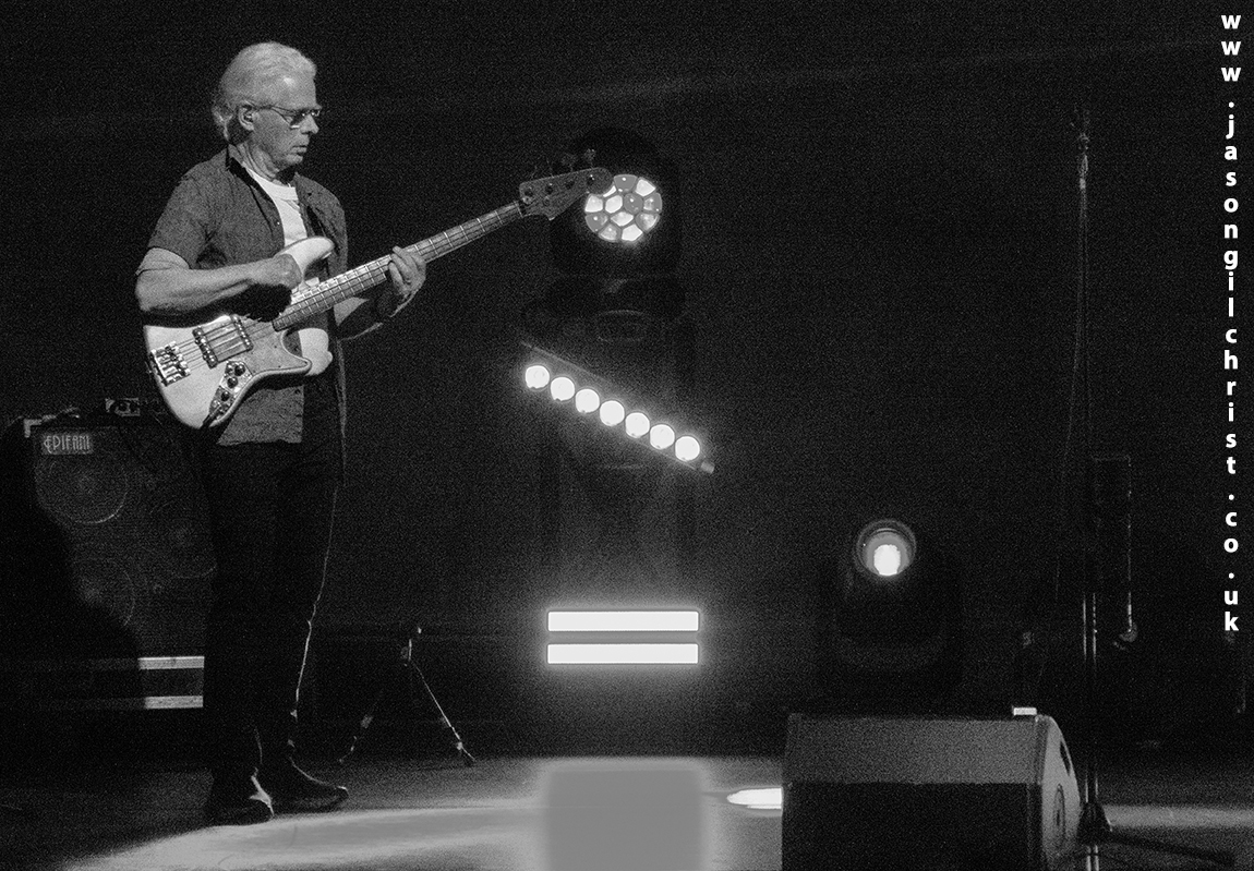 @jethrotull @Ticketline @GCHalls Jethro Tull.
The Seven Decades Tour.
Glasgow.
Introducing the band:
David Goodier on bass🎸.
#JethroTullTheSevenDecades #ConcertPhotography #LiveMusicPhotography #BlackAndWhite #DavidGoodier #JethroTull
@jethrotull