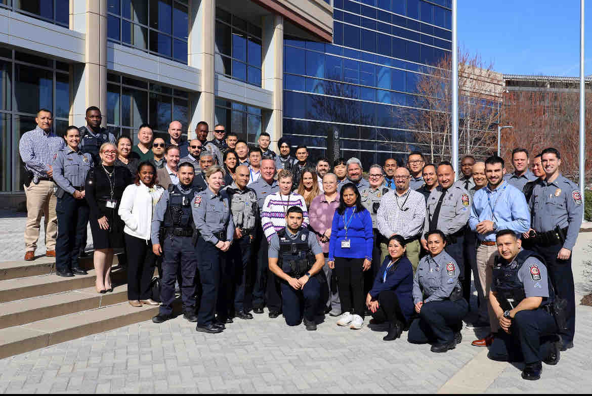 Happy National Interpreter Day! From Spanish to Mandarin to Punjabi & more. Did you know #FCPD officers & professional staff speak 20 languages? Use your language skills to help others in a #PDCareer. Visit bit.ly/2SesX0v to learn about our foreign language stipend.