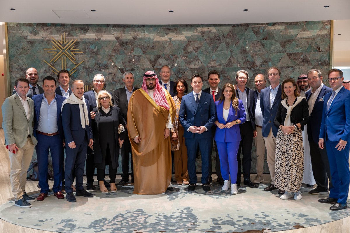 HE Minister of Economy and Planning meets with members of a delegation of CEOs and senior corporate board members and executives from Germany to discuss strengthening bilateral economic and business cooperation between the two countries, as well as investment and trade…