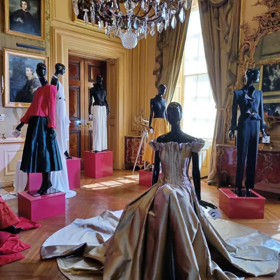 Enjoyed the Icons of British Fashion exhibition @BlenheimPalace - lots of amazing fashions in lovely room settings - this is Bruce Oldfield's room