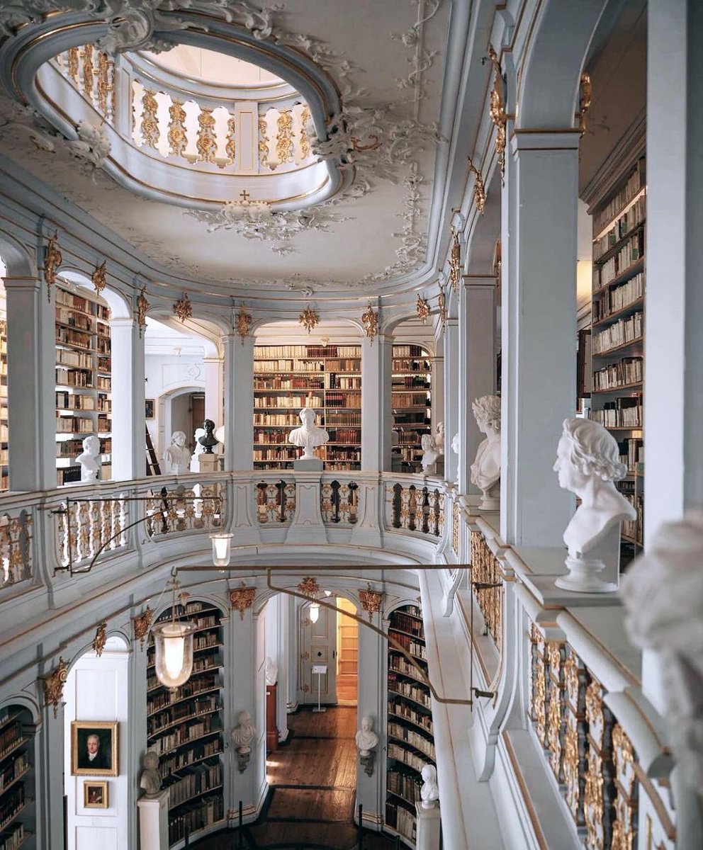 Observeculture_'s tweet image. A thread on libraries you might have not seen before. We used to built many of them, often very beautiful.
Here are six beautiful examples of libraries, where human thinking is preserved for the future and souls will find peace in this often too chaotic world.📚🧵