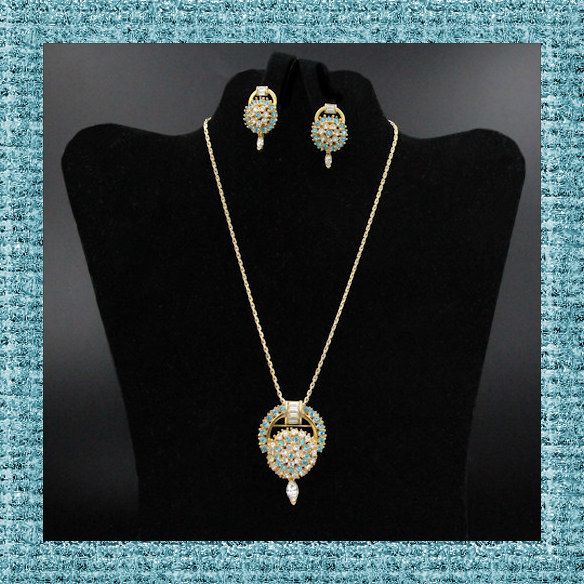 Aqua Rhinestone Key Doorknocker Necklace and Earrings Set buff.ly/3QntmbO