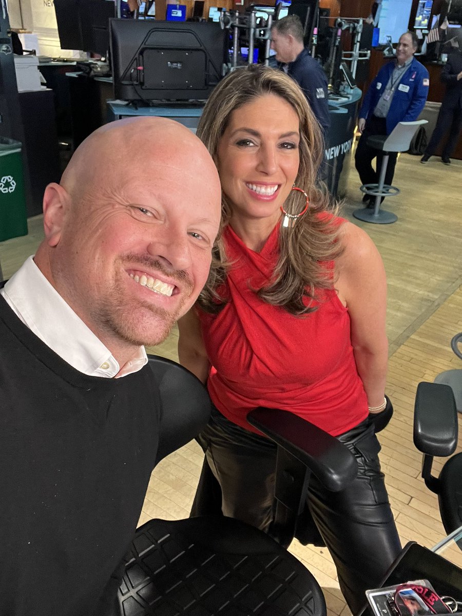 Nice to see you @NPetallides. Sat in your chair for my segment with @OJRenick. Hope you don’t mind. 🥲 Enjoy Greek Easter 🙌🏻🐰