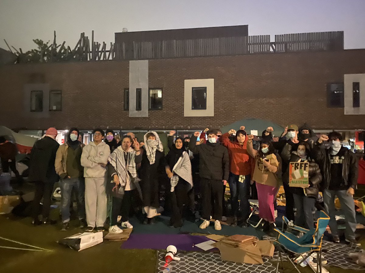 🇵🇸WE’RE STAYING THE NIGHT🇵🇸 Day one of the encampment is coming to an end and we’re still going strong. Our numbers are growing by the hour and we are ready to stay as long as it takes for the Newcastle University to accept our demands!✊ FROM THE RIVER TO THE SEA.