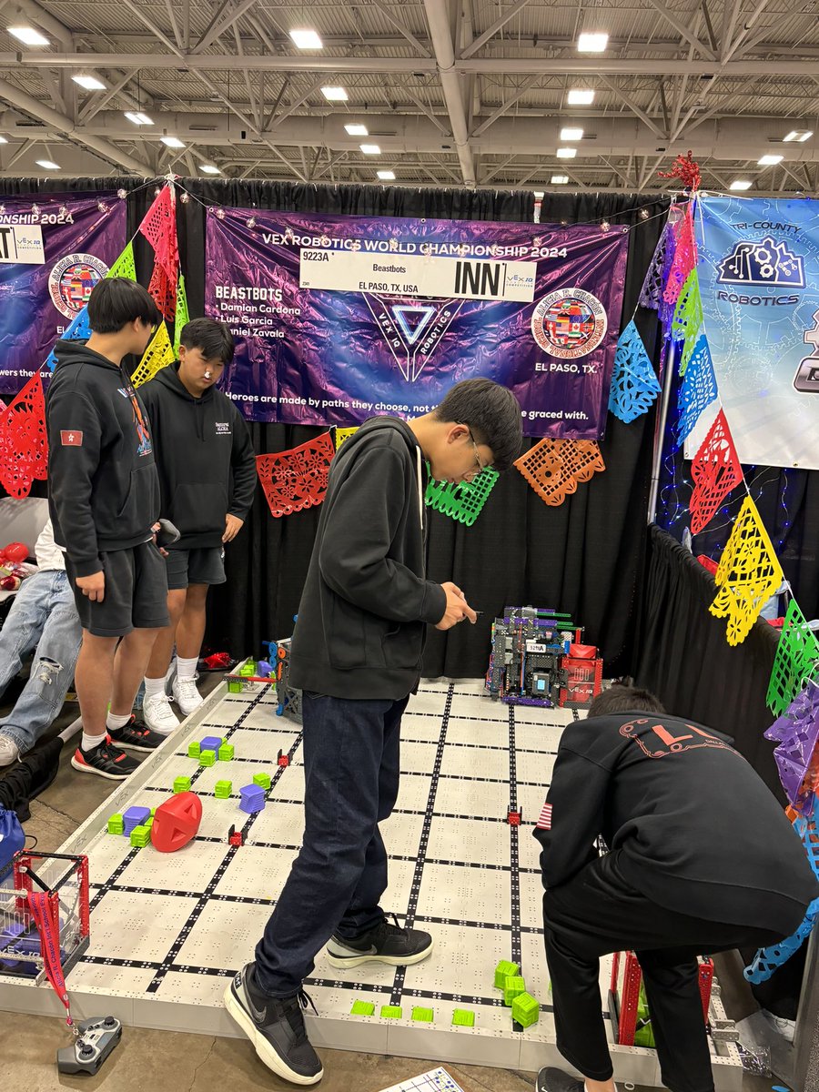 Alicia Chacon International School getting some practice rounds in at #VEXWorlds. Practice makes perfect. Thats why we are
The #districtofchampions @YsletaISDCTE @CTE_Counselor @PK8Academics