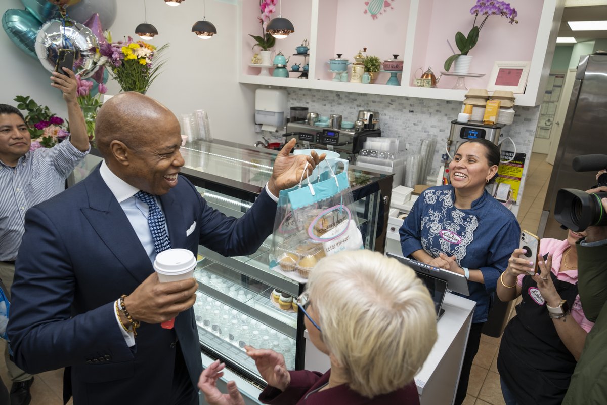 May is #SmallBusinessMonth!

Small businesses are the backbone of our city's economy, offering jobs and opportunities to New Yorkers in each borough.

Together with @NYC_SBS, we are doing everything we can to make it easier for them to succeed and #GetStuffDone!