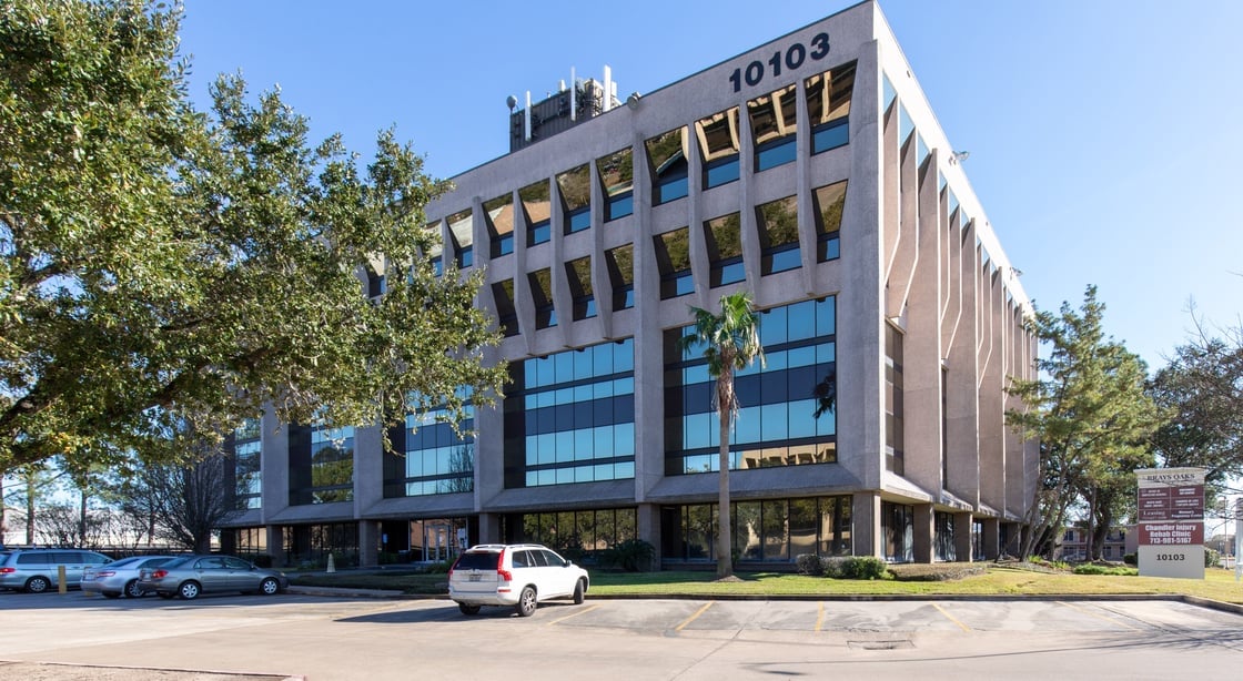 ⭐⭐⭐ Large Top Floor Suite Coming Soon at 10103 Fondren  hubs.la/Q02vKlwJ0
#Office #Fondren #TopFloor @Colliers_HOU