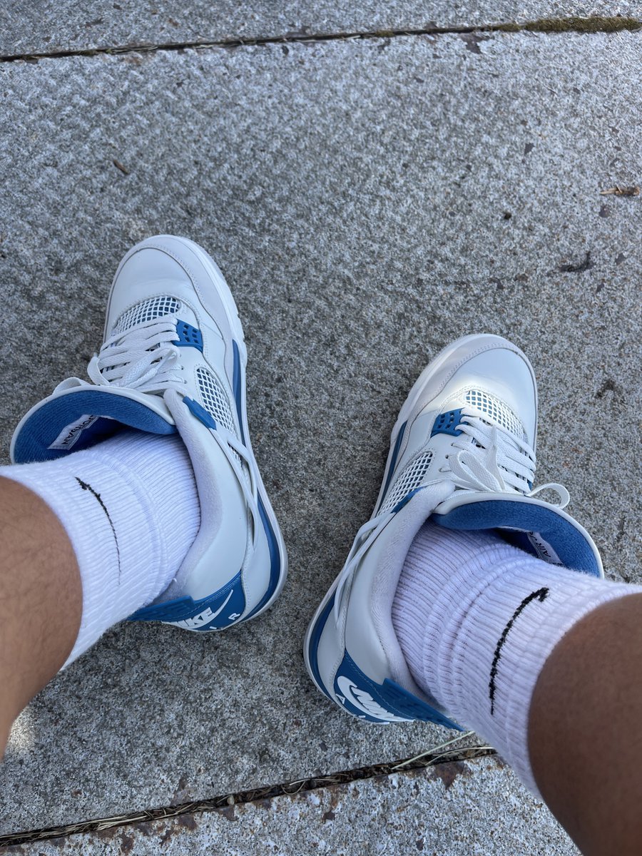 #kotd industrial/ military blue 4s from SNKRS shock drop #yoursneakersaredope