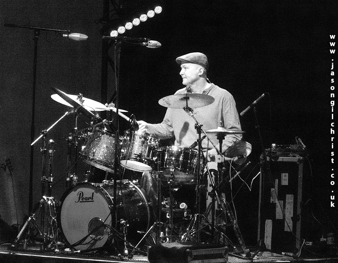 @jethrotull @Ticketline @GCHalls Jethro Tull.
The Seven Decades Tour.
Glasgow.
Introducing the band:
Scott Hammond on drums🥁. #JethroTullTheSevenDecades #ConcertPhotography #LiveMusicPhotography #BlackAndWhite #ScottHammond #JethroTull
@jethrotull