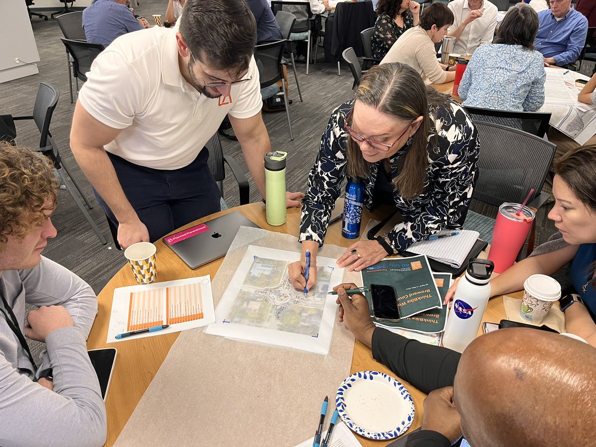 jesusfuentes80's tweet photo. Another AMAZING day diving into sessions on intersection design, bike+train connectivity, and bicycle network planning at “ThinkBike” in Fort Lauderdale, hosted by @Cycling_Embassy, @TransitMIA, and @SpeakUp_Broward. #BikeGeek mode activated! https://t.co/ElCHknbQkb