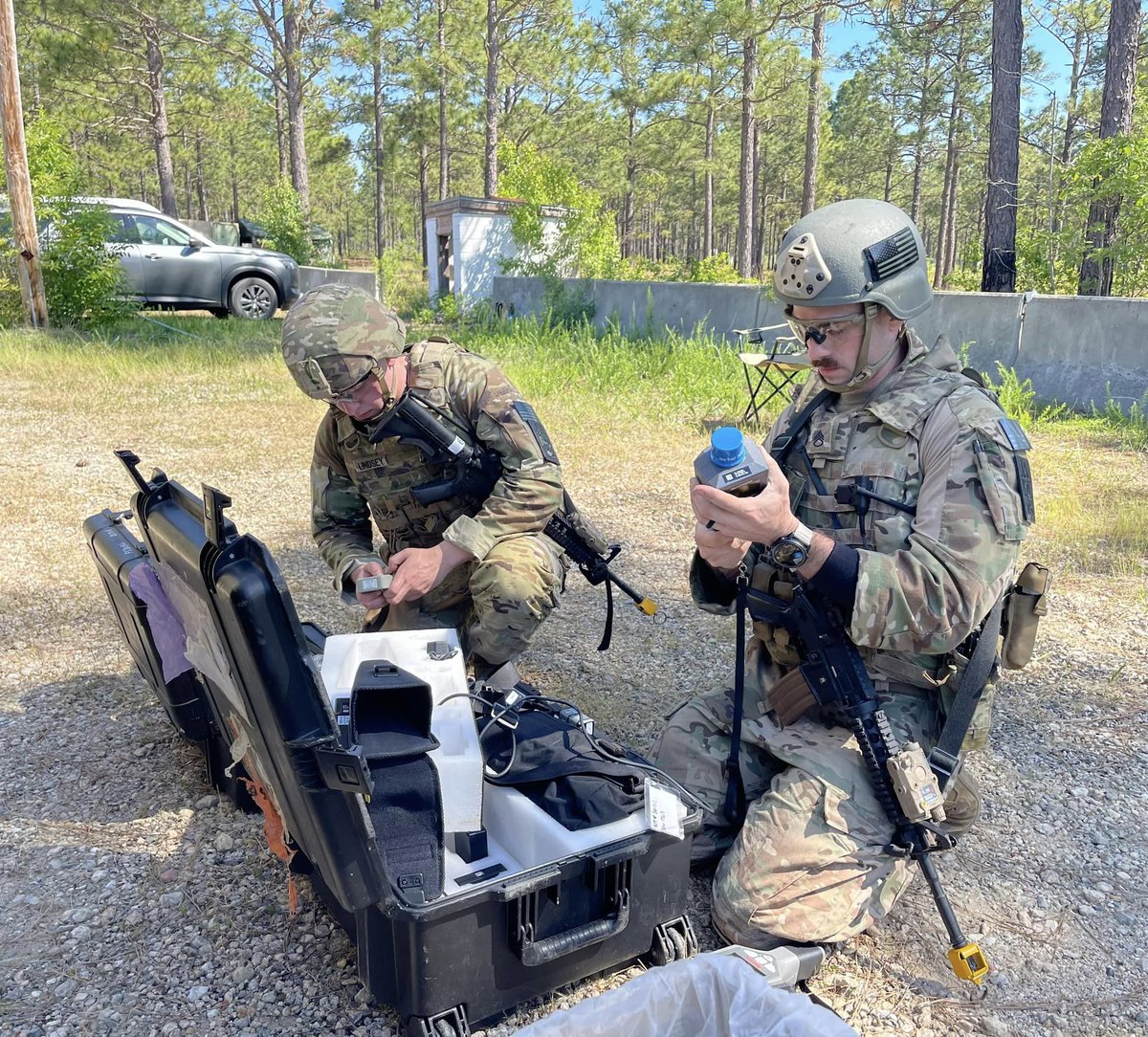 Staff Sgt. Tyler A. Grieve and Sgt. Tristin E. Lindsey from the 760th EOD Company took top honors during the all-Army EOD Team of the Year competition on Fort Liberty, North Carolina, April 21 – 26. Read full story:
dvidshub.net/news/470019/fo…

#EOD #USArmy #LibertyWeDefend