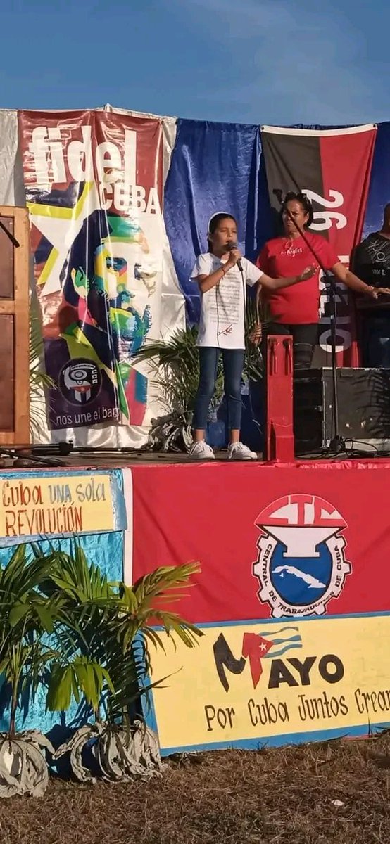 ✅Emotivo y colorido desfile por el 1ro de mayo hoy en Sandino. Por Cuba 🇨🇺juntos creamos....De lujo todo.👺🏟️✅‼️🎙️🍕📚🌹💯🎧
#CulturaSandino #SindicatoCultura #CubaEsCultura #60Aniversario #comunicadoraculturasandino #EducaciónSandino #GenteQueSuma