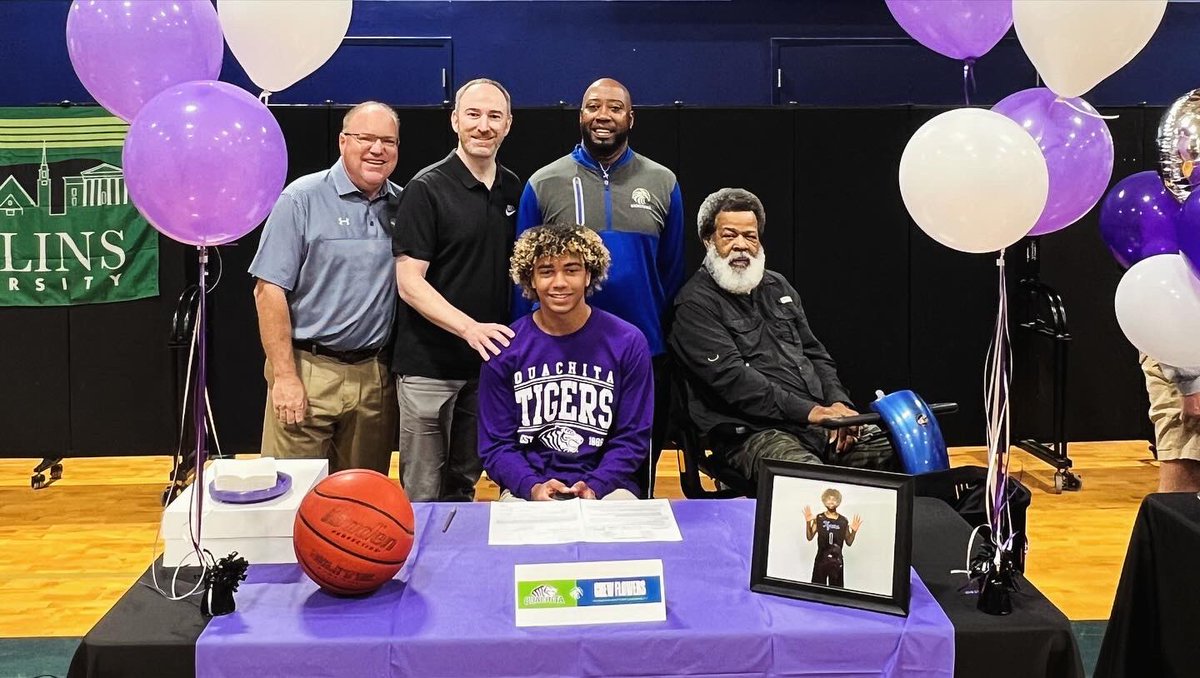 Great day celebrating @CrewFlowers and his signing with @OBUMBB 

We’re praying for you, and look forward to following your college basketball journey.

Numbers 6:24-26

#LeanOnMe #TaketheStairs