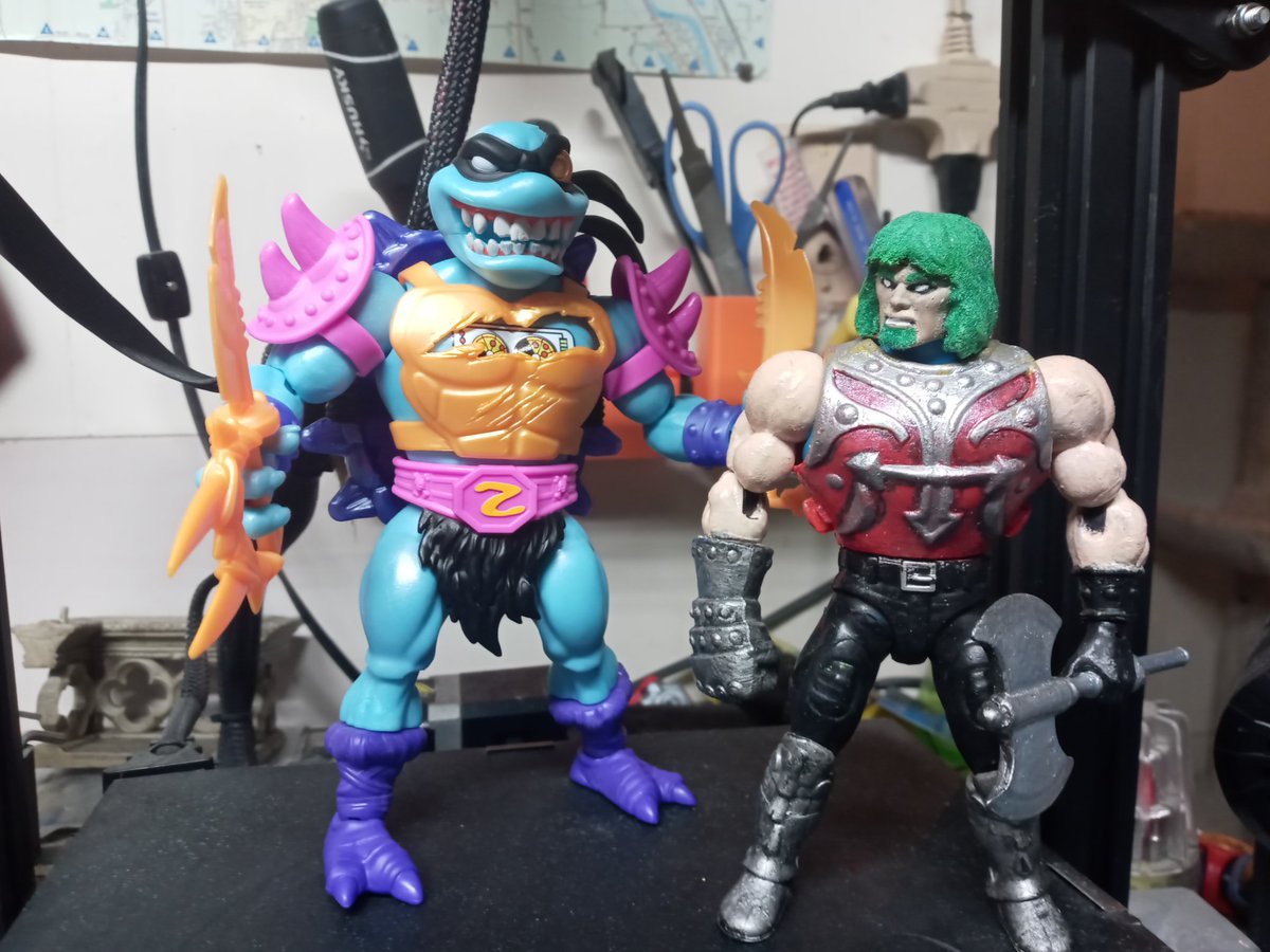 Got my #MOTUOrigins #TurtlesOfGrayskull Sla'ker (cross between Slash and Faker) in the mail from Target today. Good Lord the guy's an absolute unit!