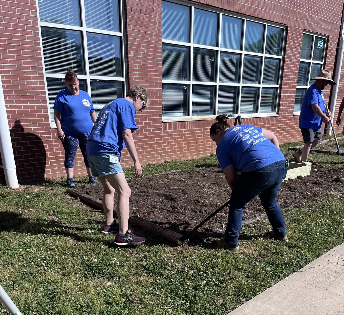 A HUGE THANK YOU to our volunteers for United Way Day of Caring! They worked hard to rejuvenate our raised bed gardens, and we are grateful for their service. They are certainly making our future brighter and better - one community project at a time! 💙💚 #DragonsROAR #RSSImpact