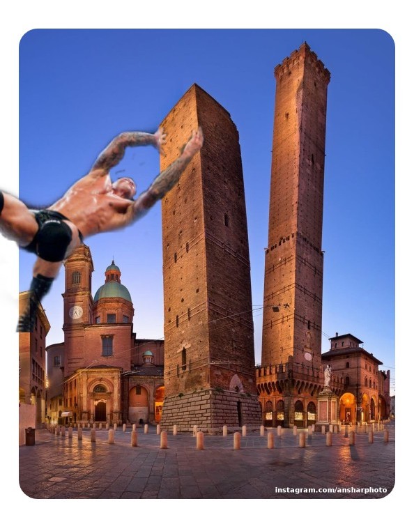 lollercoster's tweet photo. #WWEBologna @RandyOrton fix tower pls https://t.co/vfs02DbxEq