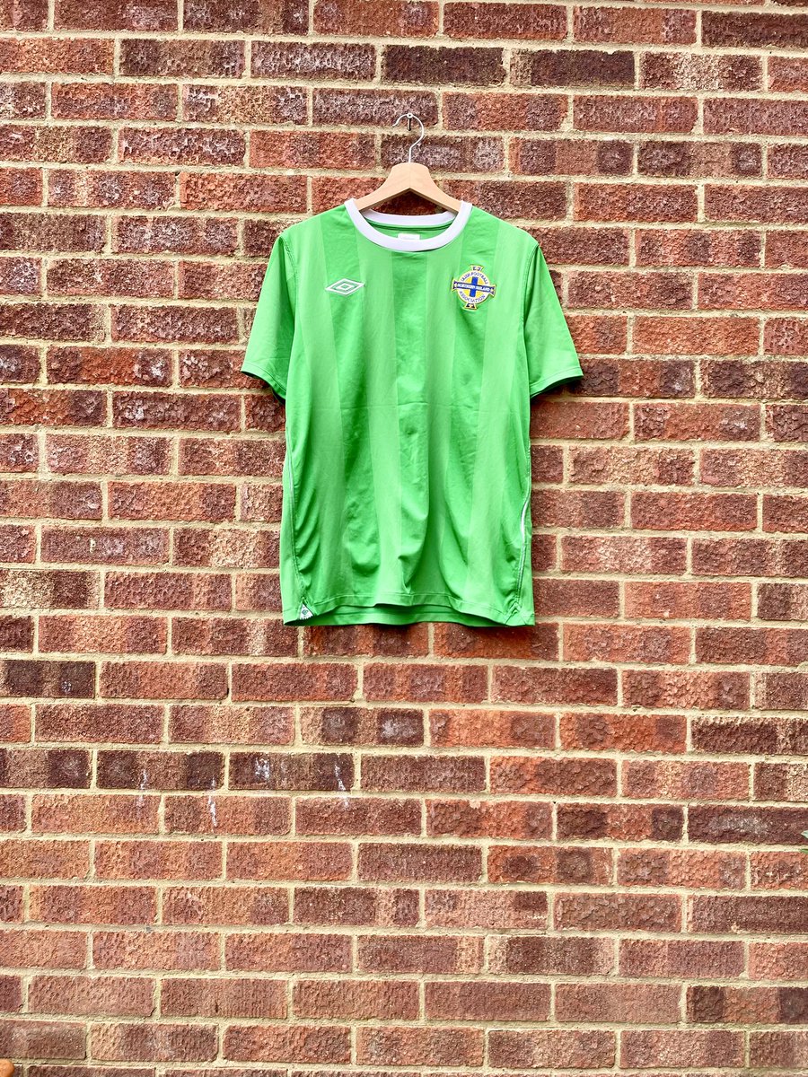 Northern Ireland 2010/2012 Home Football Shirt - Medium - £29.99

As worn when Norn Iron failed to qualify for Euro 2012 after finishing 5th in their group

allfootballshirts.co.uk/product/northe…

#NorthernIreland #NIPW #GAWA #GreenAndWhite #NIR #NornIron #FIFAWorldCup #ClassicFootballShirts