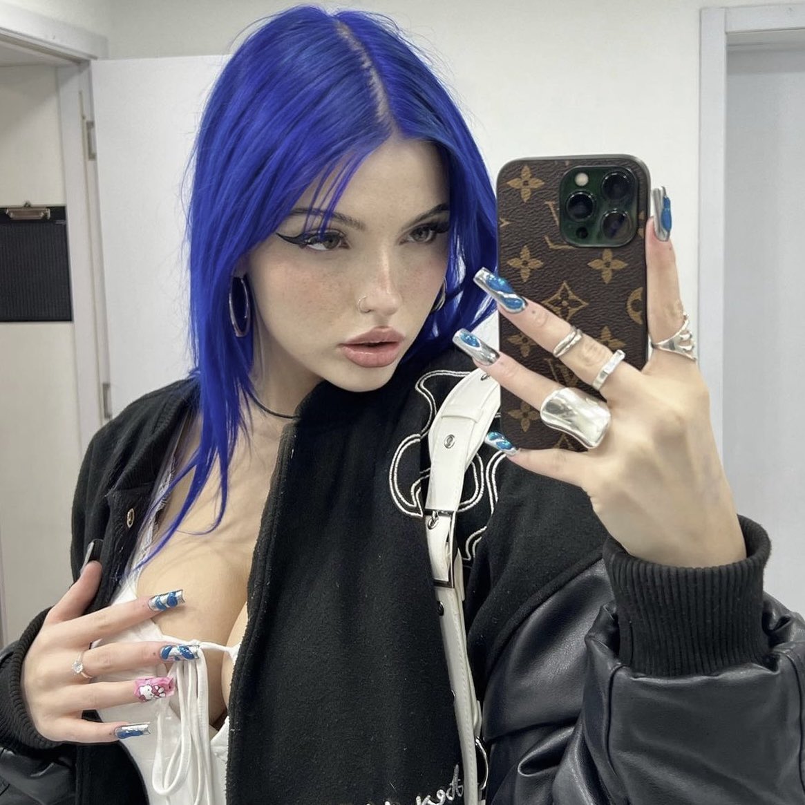 ᅠ  
⠀⠀⠀⠀⠀⠀ ⠀⠀⠀†⠀𓂃⠀smnotiq⠀post⠀.⠀

⠀⠀⠀⠀⠀⠀⠀⠀ 𝗆𝗒 𝗀𝗈𝖽 𝗐𝗁𝖺𝗍 𝗁𝖺𝗏𝖾 𝗒𝗈𝗎 𝖽𝗈𝗇𝖾.ᐣ
⠀⠀⠀⠀⠀⠀⠀⠀⠀ ⠀𝗒𝗈𝗎 𝖽𝗈𝗇'𝗍 𝖻𝖾𝗅𝗈𝗇𝗀 𝗁𝖾𝗋𝖾
ᅠ