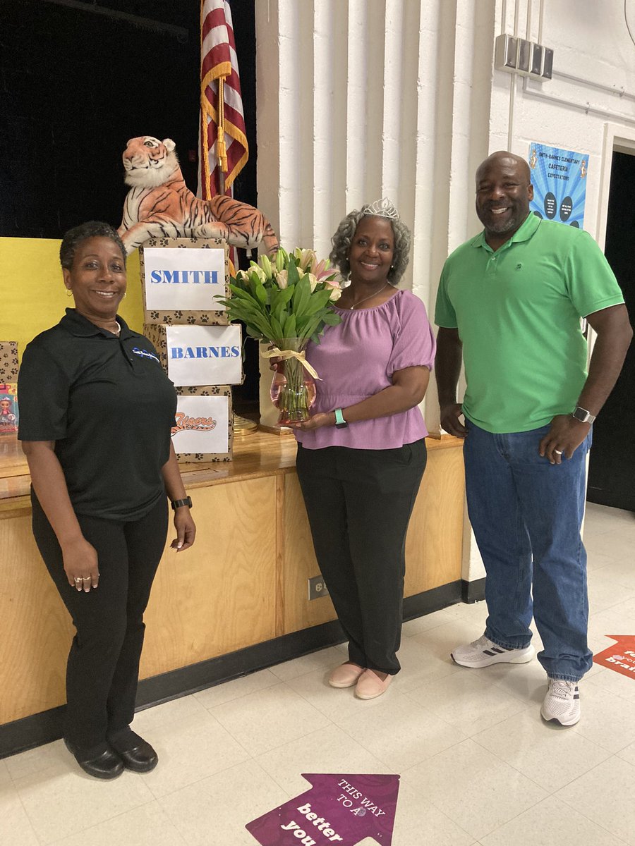 Congratulations to our 2023-24 TOTY @SBE_HCS! Ms. Allen is loved by students and admired by colleagues. She is a team leader and a team player. The relationships that she builds go beyond the 4 walls of the classroom. Ms. Allen, this honor is well-deserved! @cdflemisterbell