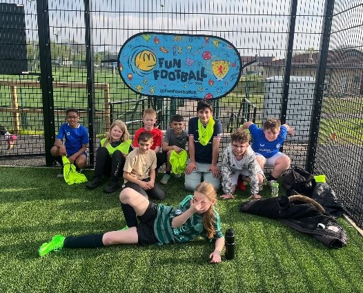 Fun in the sun tonight at our McDonald’s fun football. Thanks to @FunFootballUK for there help to get the kids to play with new friends. #FunFootball @ScotFAWest @ScottishFA @FunFootballUK @FARE_Scotland @ComplexStepford @RuairiKelly_ @CllrBurke