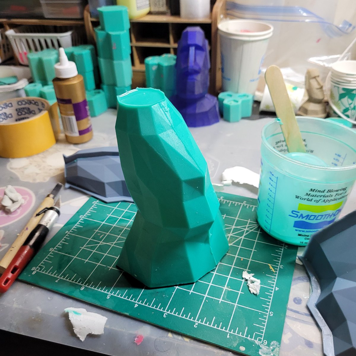 Not my best mold, but certainly my biggest. Need to let it sit for a while longer to be safe... 🗿
#moldmaking #silicone #wip