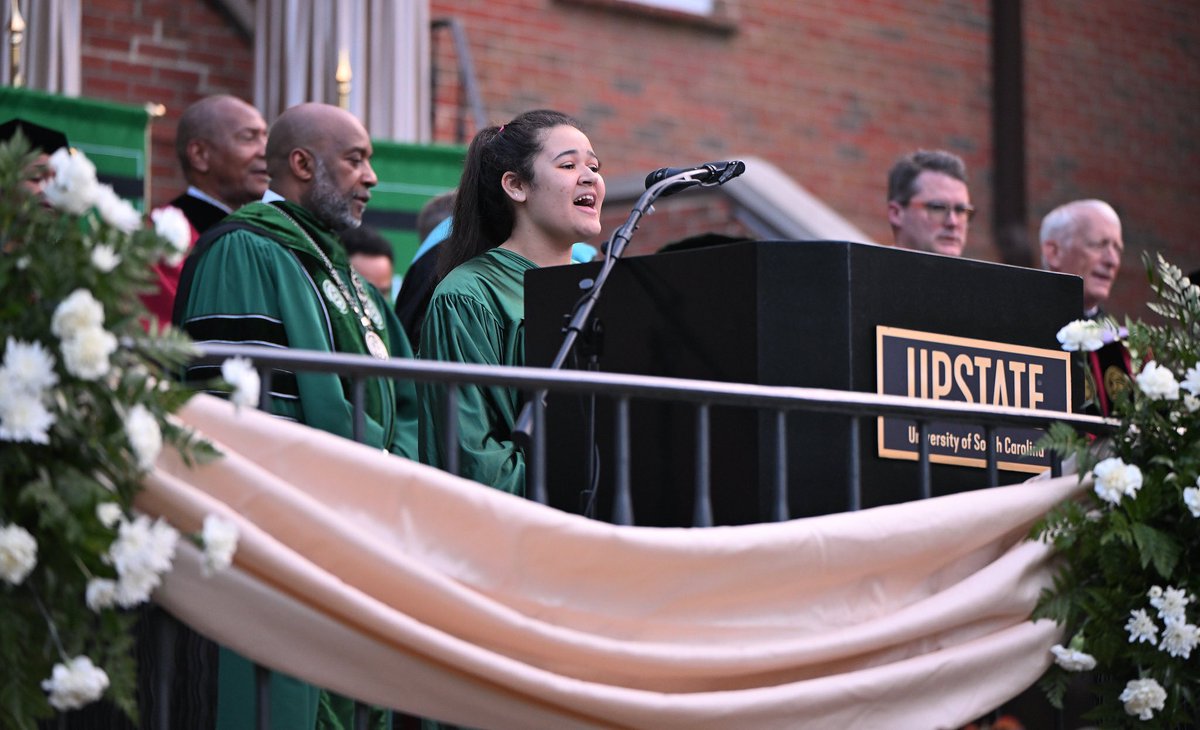 Snapshots of our Spartan cheer family at <a href="/uscupstate/">USC Upstate</a> Commencement last night! 💚

Congratulations to the #Classof2024! 🎓

#SpartanArmy ⚔️ #GreaterHeights