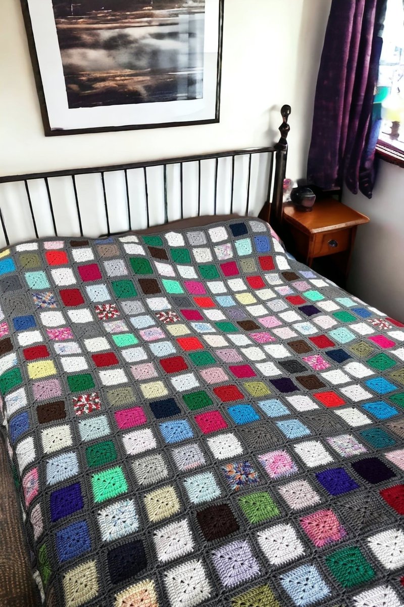 Stay warm in vintage style with this hand crocheted king size granny square blanket! A touch of tradition in every stitch. Visit #knittingtopia on #Etsy now: knittingtopia.etsy.com/listing/170482… #Handmade #Vintage #craftbizparty #MHHSBD #uksmallbiz #traditionalstyle