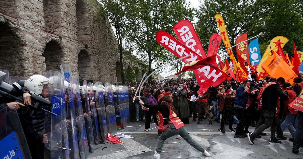 Turkish police detain 217 May Day protesters in Istanbul, minister says reut.rs/3UG9fI7