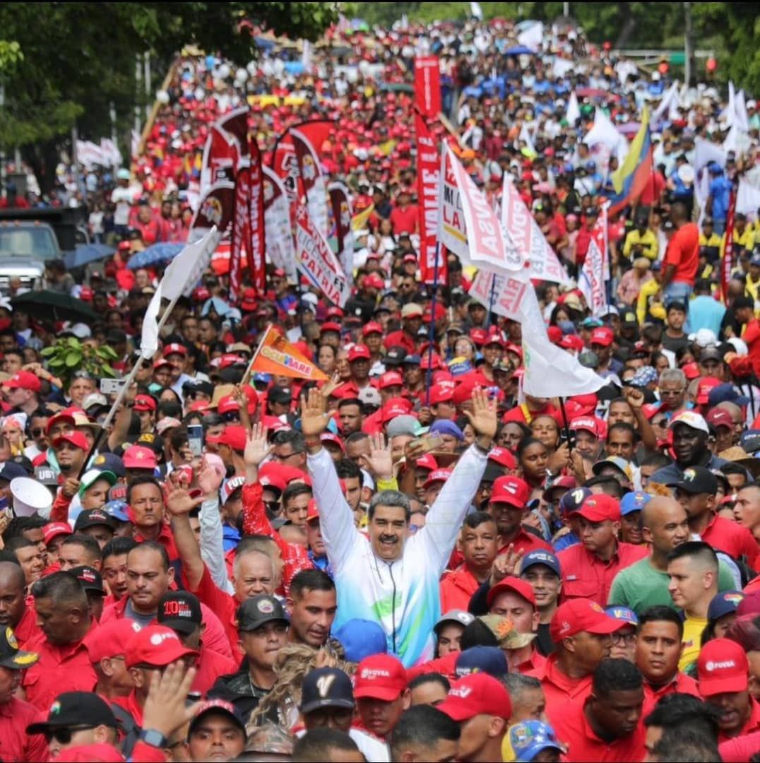 La esperanza está en la calle con el Presidente Obrero Nicolás Maduro @NicolasMaduro #DiaDeltrabajor