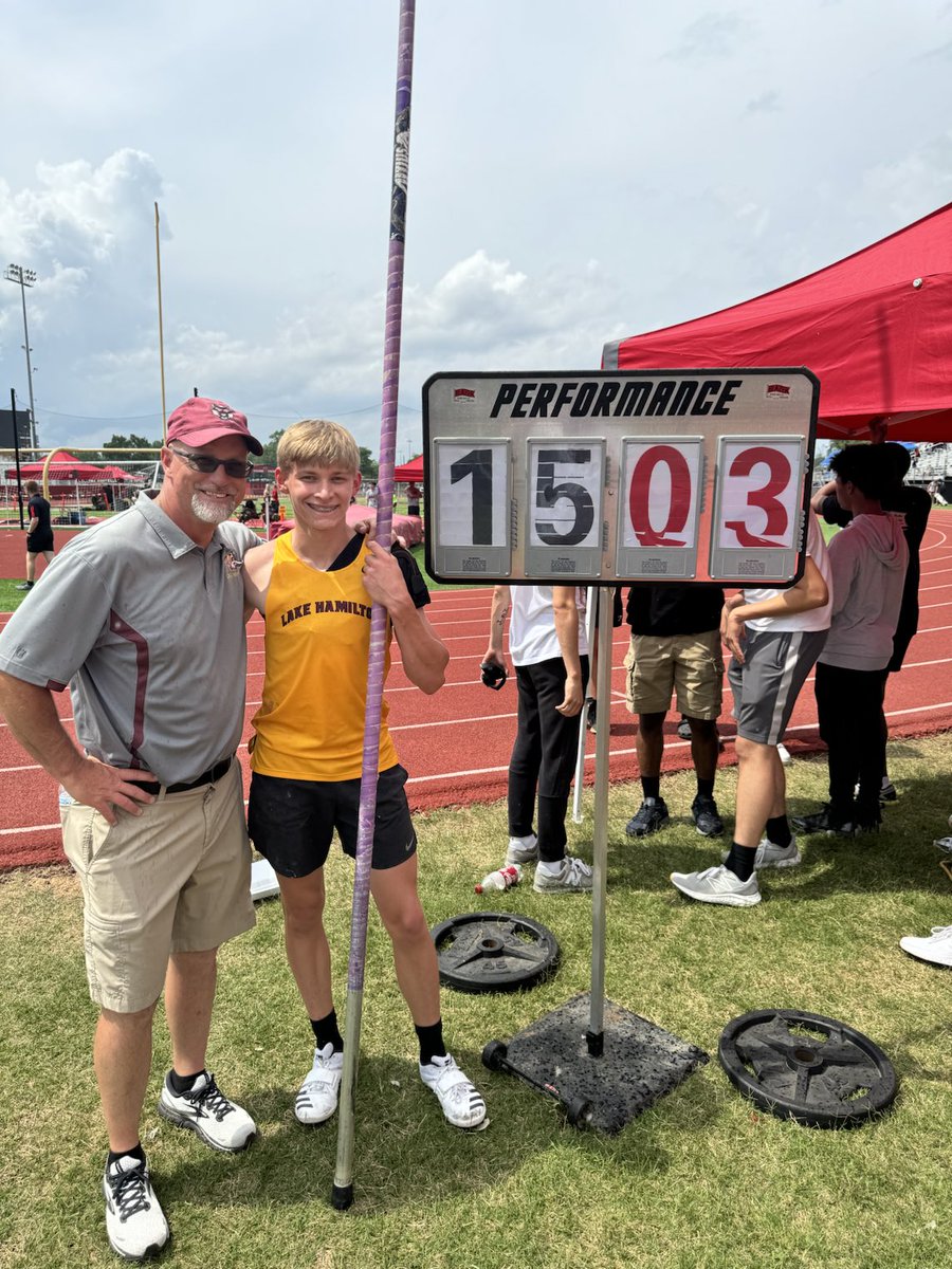 Congrats to Lake Hamilton sophomore Noah Stack for winning the 5A State Championship with a new PR!