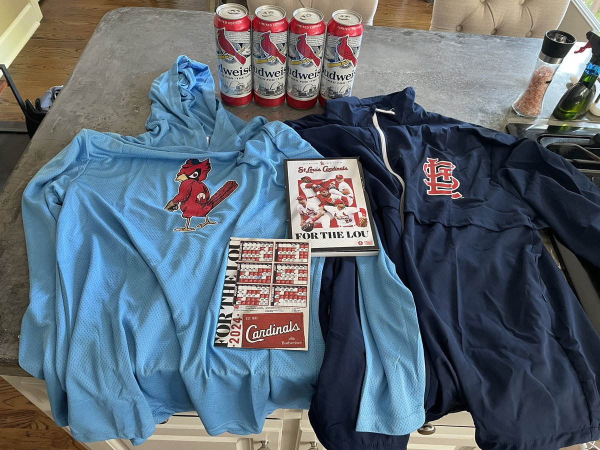 The annual @Cardinals care package from my brother Chris Tunno has arrived. Thank you so much my man, means a lot as always. Appreciate you more than you know. Let’s make a run Redbirds! #ForTheLou