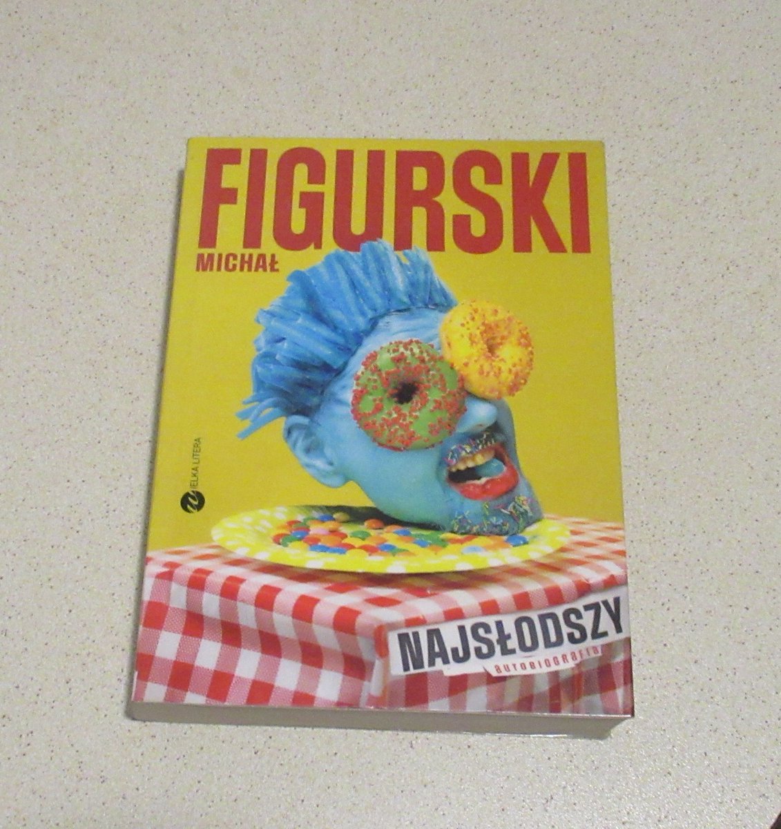 #readinglist #readinglist2024 #czytam #book #książka #ksiazka #choroba #cukrzyca #cukrzyk #cukier Dobra książka na ważny temat. Autor szczerze i otwarcie dzieli się swoim doświadczeniem choroby. Dużo mamy też wypowiedzi ekspertów: diabetologów, neurologów, psychologów 1/3