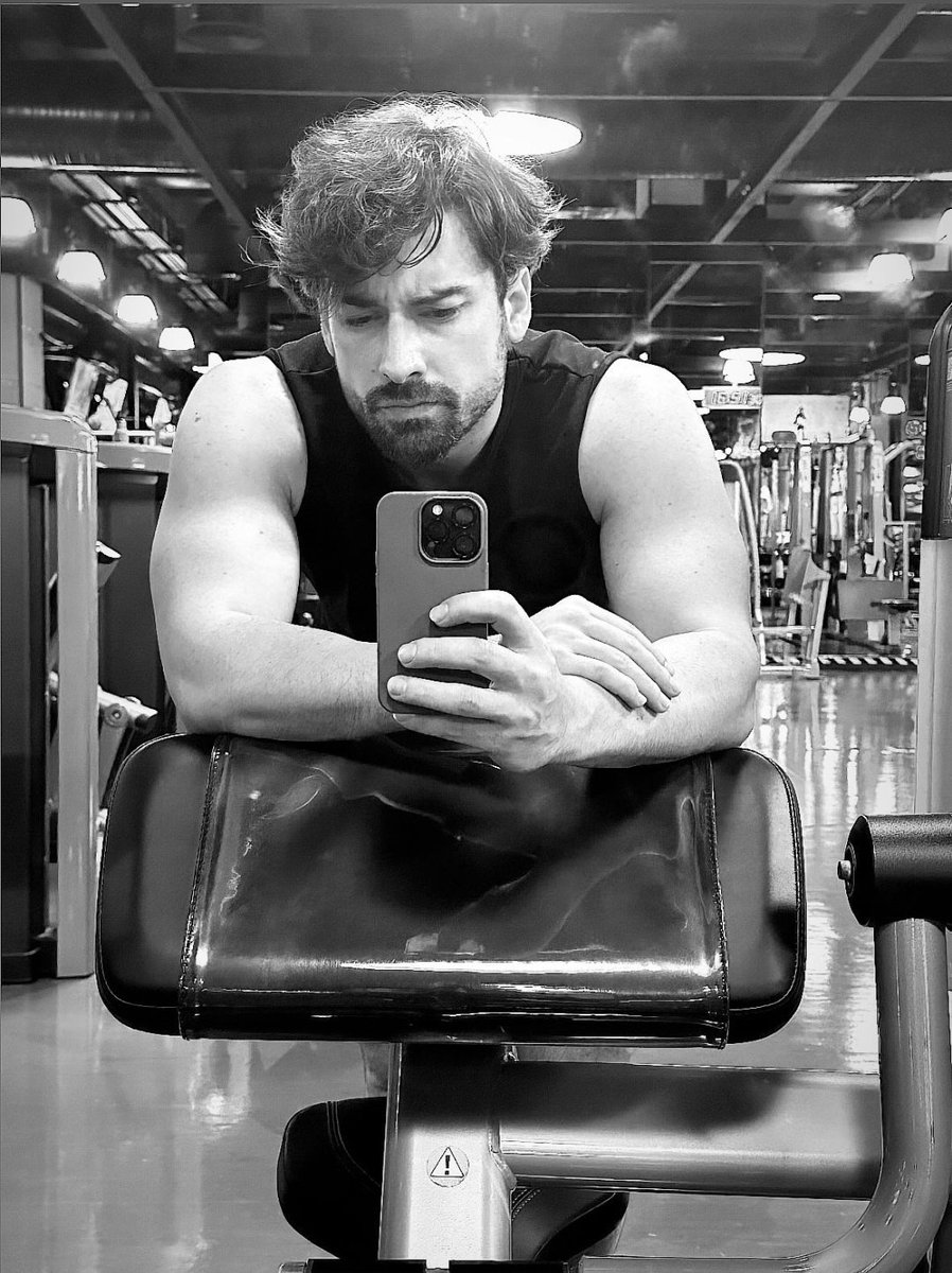 New Ig story of our Alp . Those hands, those shoulders, that face, that hair, that style...that's him, that's what we've been waiting for. We love you, you know that.♥️ 05.01.2024💪🏻🤳 #AlpNavruz @AlpNavruz