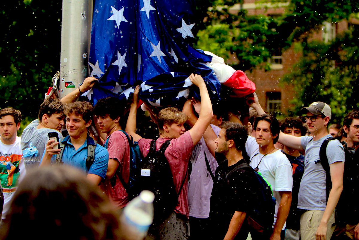 UNC frat boys for the win! They made sure the American flag didn’t hit the ground as they were shouted at and had water thrown at them by anti-Israel mobs. There are some that seek to tear our great country down but there are many more willing to protect and build it up! 🇺🇸