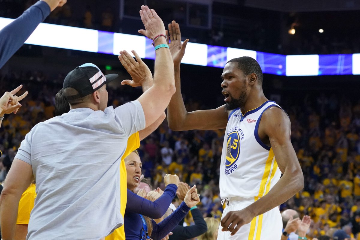 'The more people I talk to, I'm telling you this Kevin Durant thing could happen. This is realistic.' 👀

- @Mark_T_Willard on the possibility of the Warriors trading for KD (via @WillardAndDibs).

🎧 go.audacy.com/lqizLW9MfJb