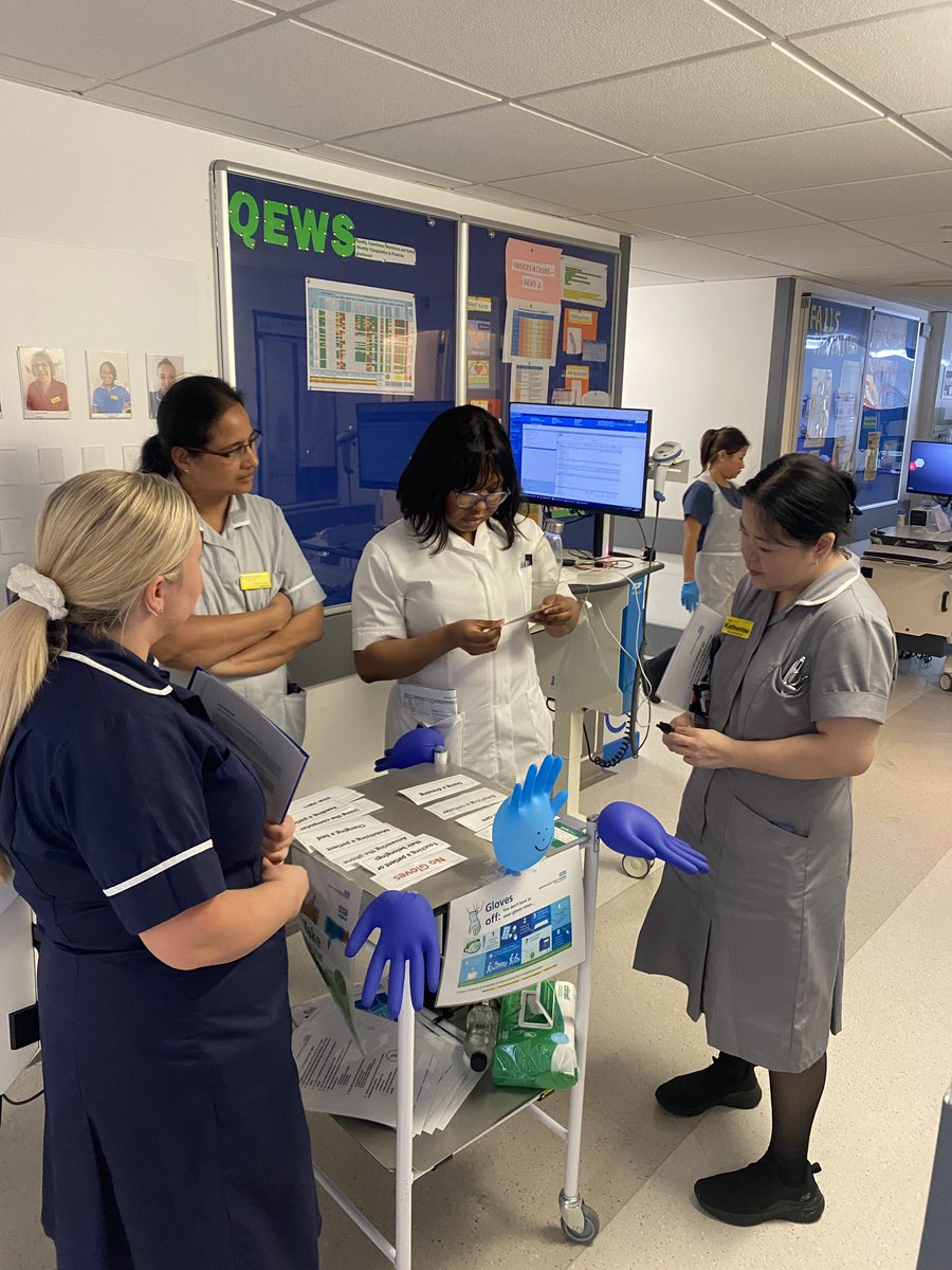 Surgical colleagues @ASPHFT continued Infection Prevention reset week with the refresh of #glovesoff. Great to see the leadership of our matrons, sisters and nursing associates. Thank you