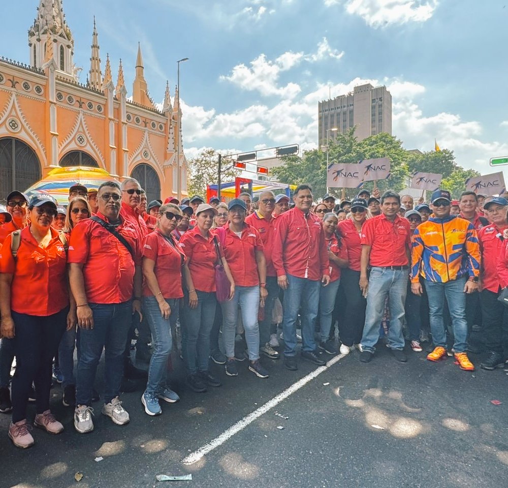 Porque somos trabajadores aguerridos, comprometidos, leales y valientes, hoy salimos a las calles de Caracas a demostrar nuestra firmeza y lealtad con la patria soberana 🇻🇪✈️. ¡Somos INAC, somos Venezuela! #MayoDeTransformación